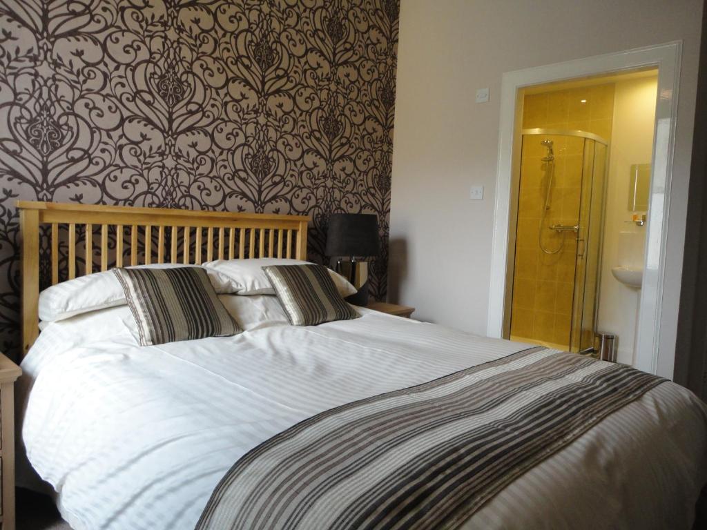 Arden House Hotel room 5